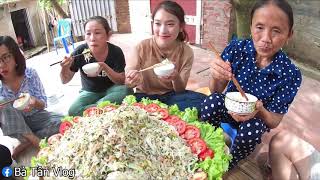 Bà Tân Vlog   Làm Đĩa Mì Chũ Xào Khổng Lồ Đặc Sản Bắc Giang