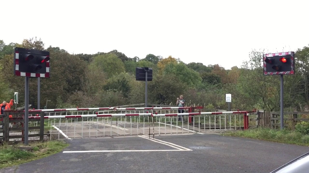 *VERY RARE CROSSING* Broadwood Level Crossing (County Durham) (19.10.19)