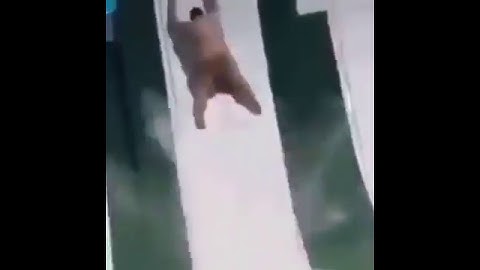 Sovrappeso su uno scivolo d acqua DA VEDERE...