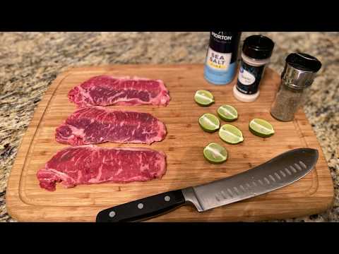 Video: Má newyorský strip steak veľa tuku?