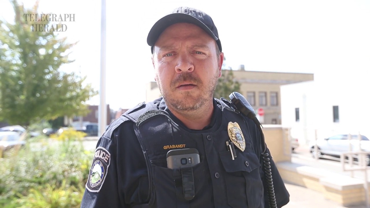 Platteville police use cellphones as body cameras YouTube