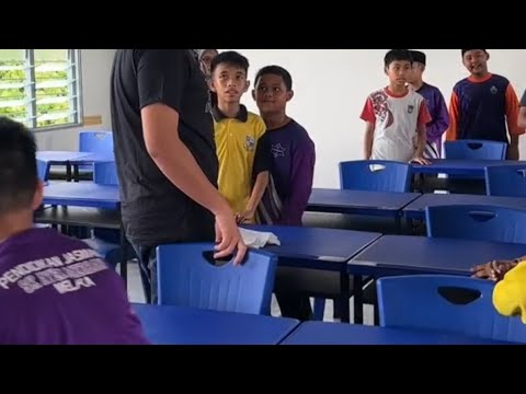 24 Jam Akmal Kasi Settle Bangku Meja Anak2 Sekolah