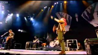 Paramore - Misery business [Live@Reading Festival 2010]