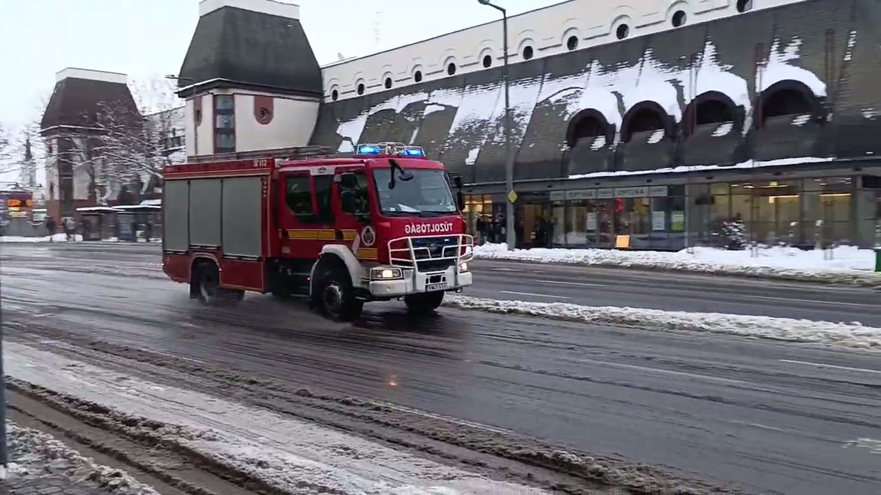 Fire engine responding to a technical assistance call (info in description)