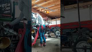 AGRICULTRICE -CA TRAVAILLE DUR #agricultrice #agriculture #tracteur  #campagnes #recolte