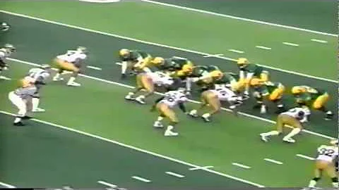 Oregon WR Donald Haynes fights off blockers to get...