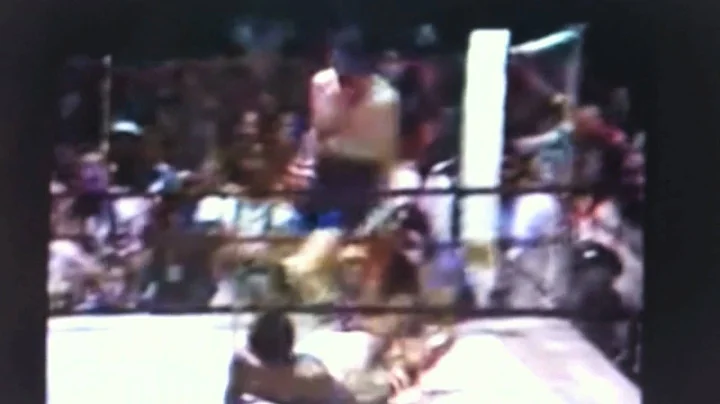 Dicky Eklund ward knocks down Sugar Ray Leonard th...