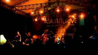 [HD Video] A Skylit Drive - The Cali Buds (Live in Jakarta 2012)