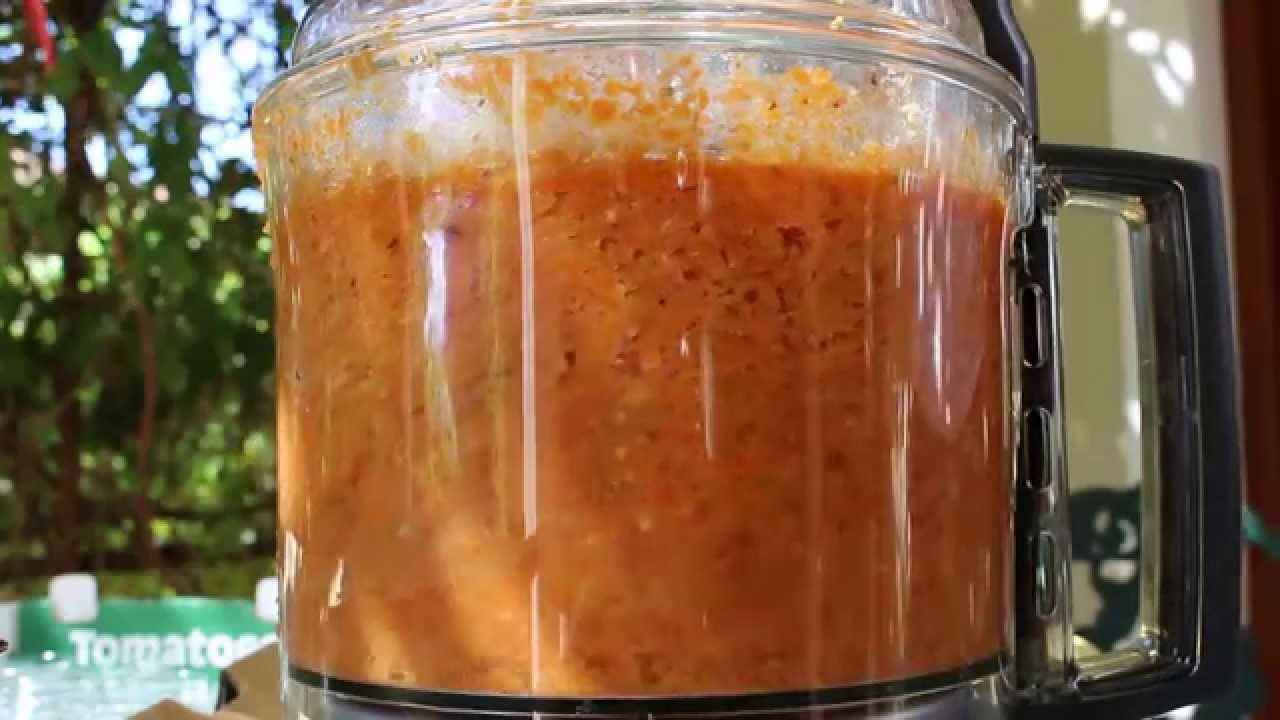 Ranzani Ramiriqui Sauce: Salt gets added to crushed chillies