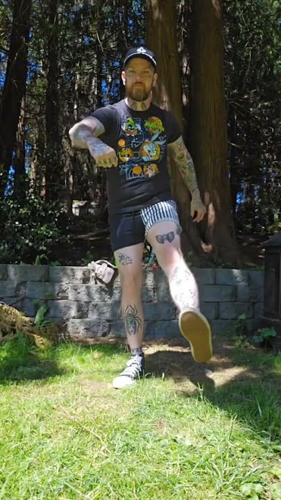 How to Hardcore Dance #hxc #hxcdancing #mosh #moshpit #metal #spinkick #hardcoremusic