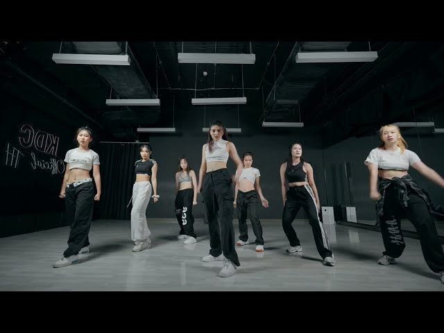 BABYMONSTER - '2ne1 Mash Up' Dance cover mirror class=