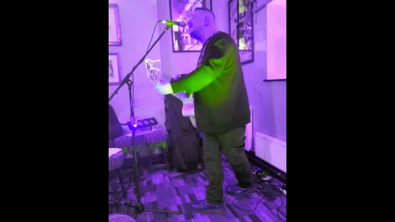 Matthew Derrick LIVE (Set 1) - The Cross Inn, Cwmfelin, 27 Nov 2025.