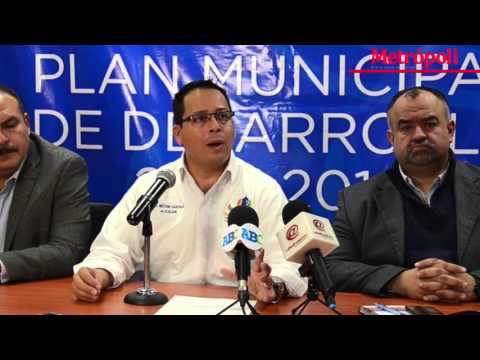 Presenta He?ctor Castillo Plan Municipal de Desarrollo de Santa Catarina