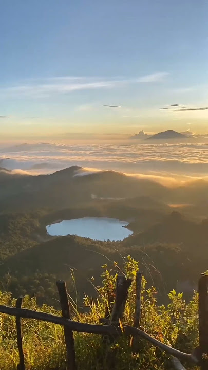 Ketika Gunung Sagara sesuai ekspektasi  II Di titik ini, jika cuaca cerah, terlihat Talaga bodas