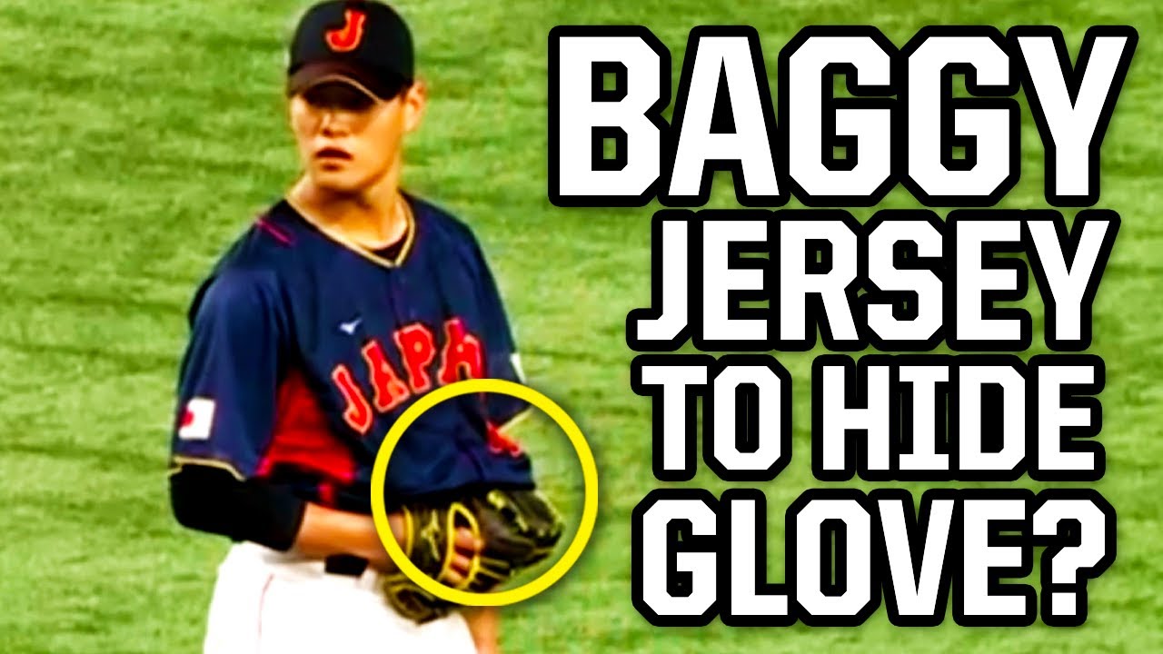 Pitcher hides his glove with his jersey, breakdown 