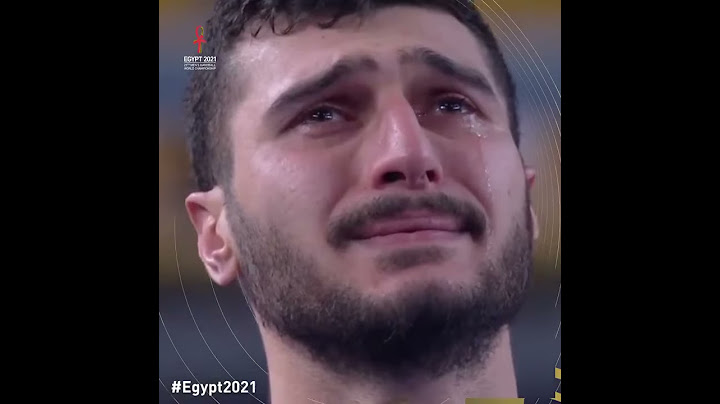 بكاء هستيري لنجم المنتخب المصري بعد الخسارة من الدنمارك في بطوله كأس العالم لليد