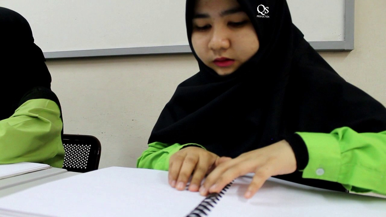 How Blind People Read Scary Stories