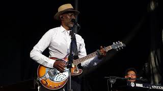 Watch Keb Mo Shave Yo Legs video