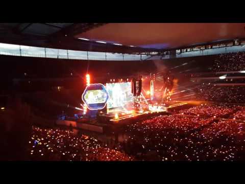 Coldplay - Charlie Brown (Frankfurt 30.06.17)