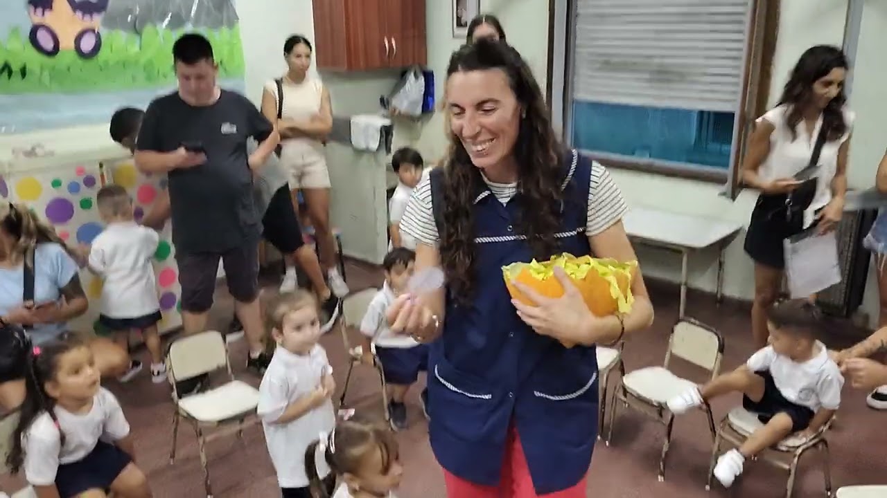 Conociendo a la seño de Aron ( 5/3/25 )