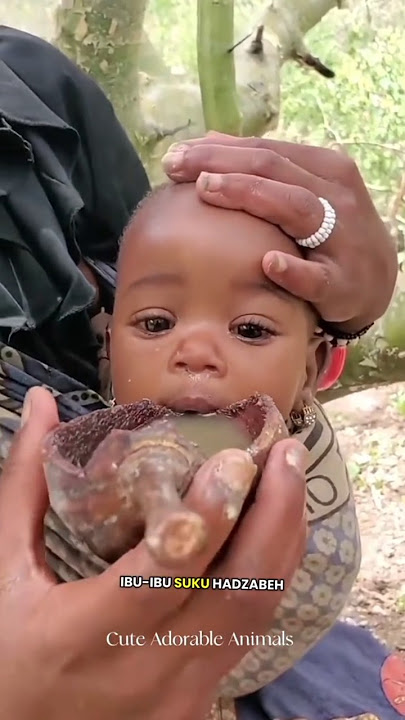 Unik nya bayi suku hadzabe menyusui #hadzabetribe #africa #feedshorts