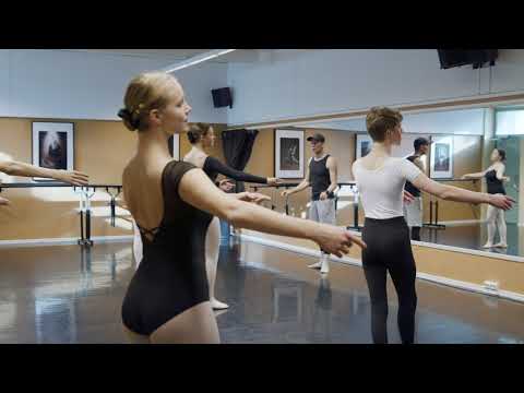 Video: Hur Man Tittar På Balett På Bolshoi Theatre