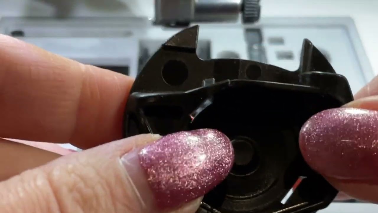 PFAFF® - Ompelukoneen puhdistus