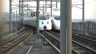 (公園の中にある駅)JR九州・筑後船小屋駅 800系熊本行きと博多行きの発車