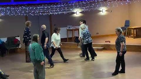 Luckenbooth Broch (8x32J)