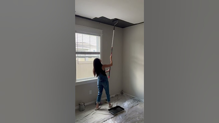 DIY black painted ceiling: would you try this? #easydiy #painting #design #bedroommakeover