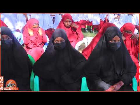 18 Arday Oo Dhamaystay Xifdiga Qur Aanka Kareemka Ah Ayaa Ka Qalinjabiyay Madaarista Imaamu Jaylaani