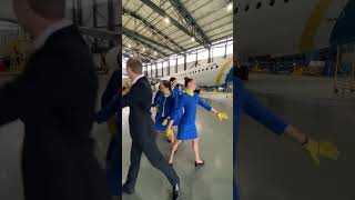 How Many Crew On This Video? #Ukraine #Flyuia #Aviation