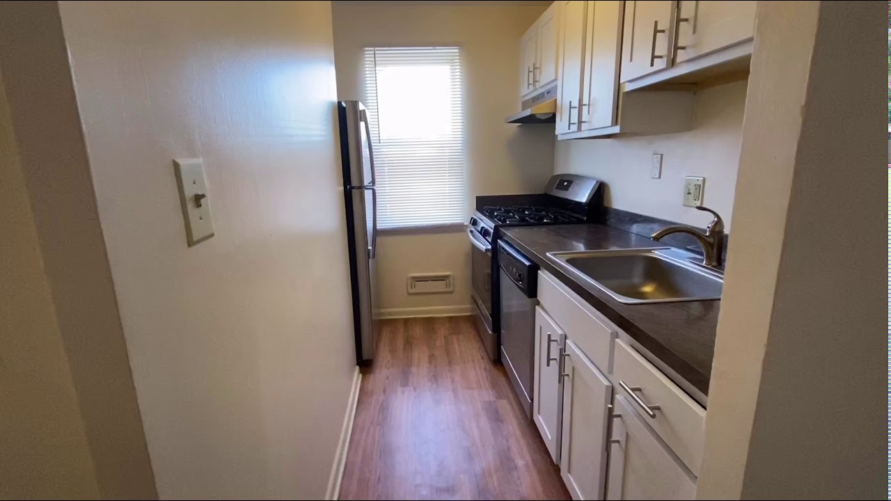 Tour of Boston Crossing Apartments YouTube