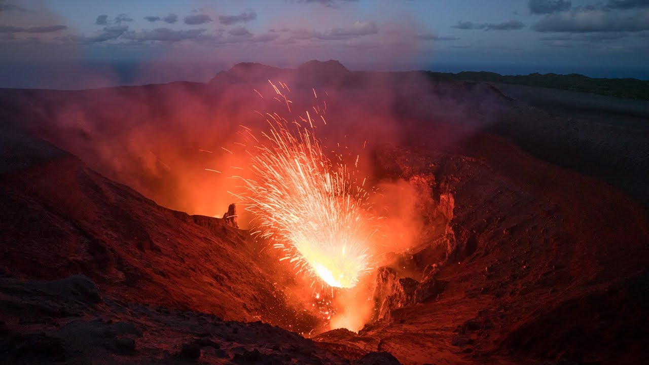 vanuatu active volcano tour