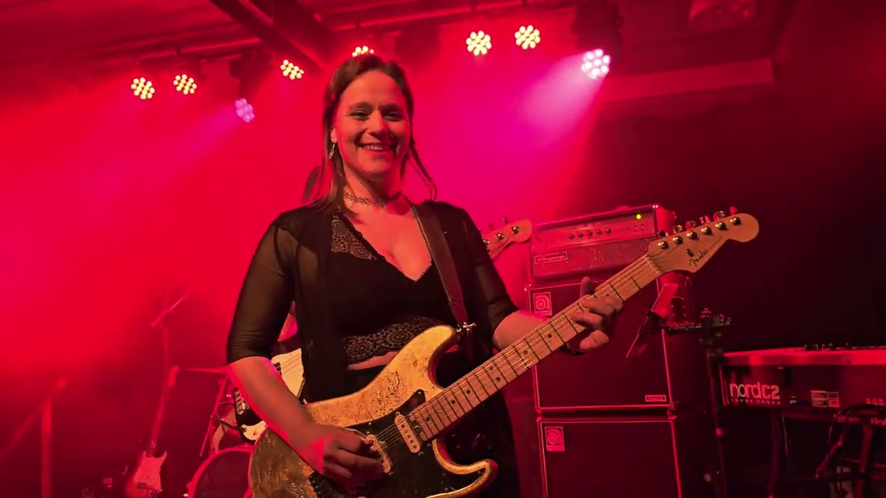 Strange Kind Of Women 