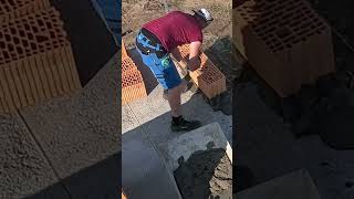 KOLANKOWE?!-PIERWSZE PUSTAKI #classicalmusic #bricklayer #murowanie #fypシ゚  #diy #construction