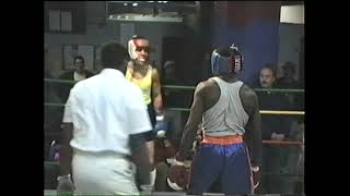 Lonnie Bradley vs Joey Feliciano (Amateur Fight)