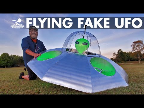 Video: In The United States, Young People Observed A UFO In The Form Of A Bus - Alternative View