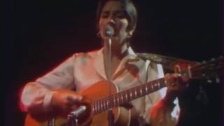 Joan Baez -  Here's to you, Nicola and Bart (live in France, 1977) chords