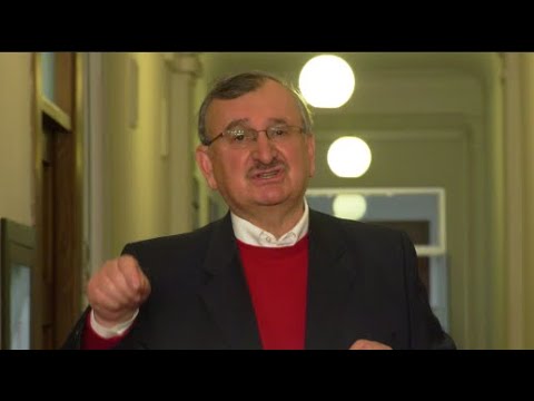 ზის კაცი სადღაც, გამოქვაბულში და სიგნალებით და სენსორულად მართავს თავის პაიკებს - გოცირიძე