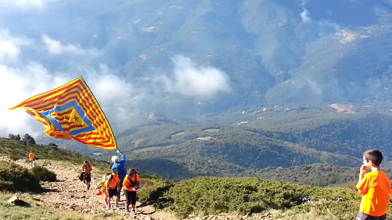 Pujada al turó amb colla gegantera Sant Celoni