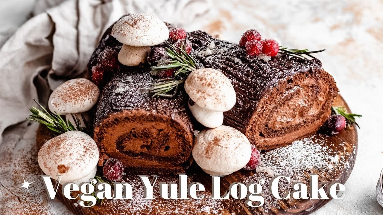 Macadamia and milk chocolate Yule log cake (Bûche de Noël) - The