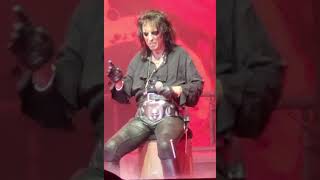 ALICE COOPER Only Women Bleed LIVE in Duluth Minnesota