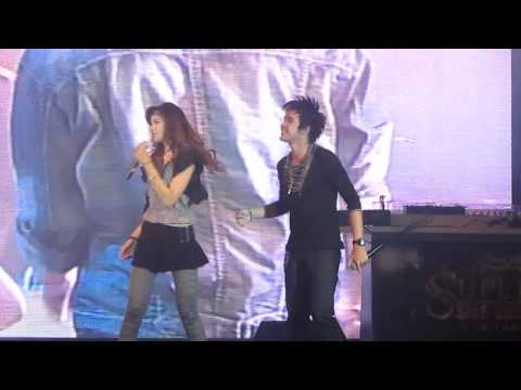 เพลง It's alright ไอซ์ เกรซ เกต เก่ง @Future Park Runksit
