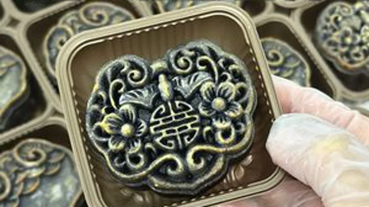 最近一直都在做月饼（超低糖黑金月饼），现在分享配方，还来得及吧😂，我早起剪出来的……#烘焙人的日常 #动手自己做美食 #月饼  #跟着抖音做美食#海氏s80四代风炉烤箱