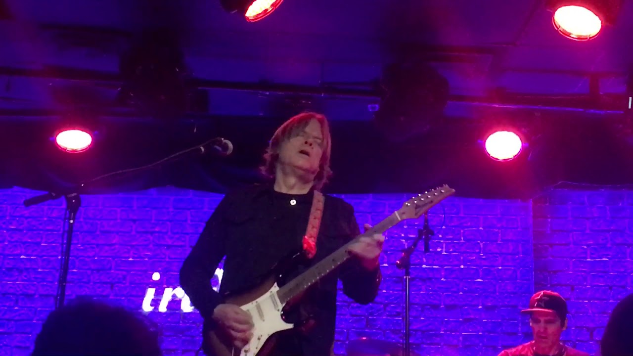 Crying band