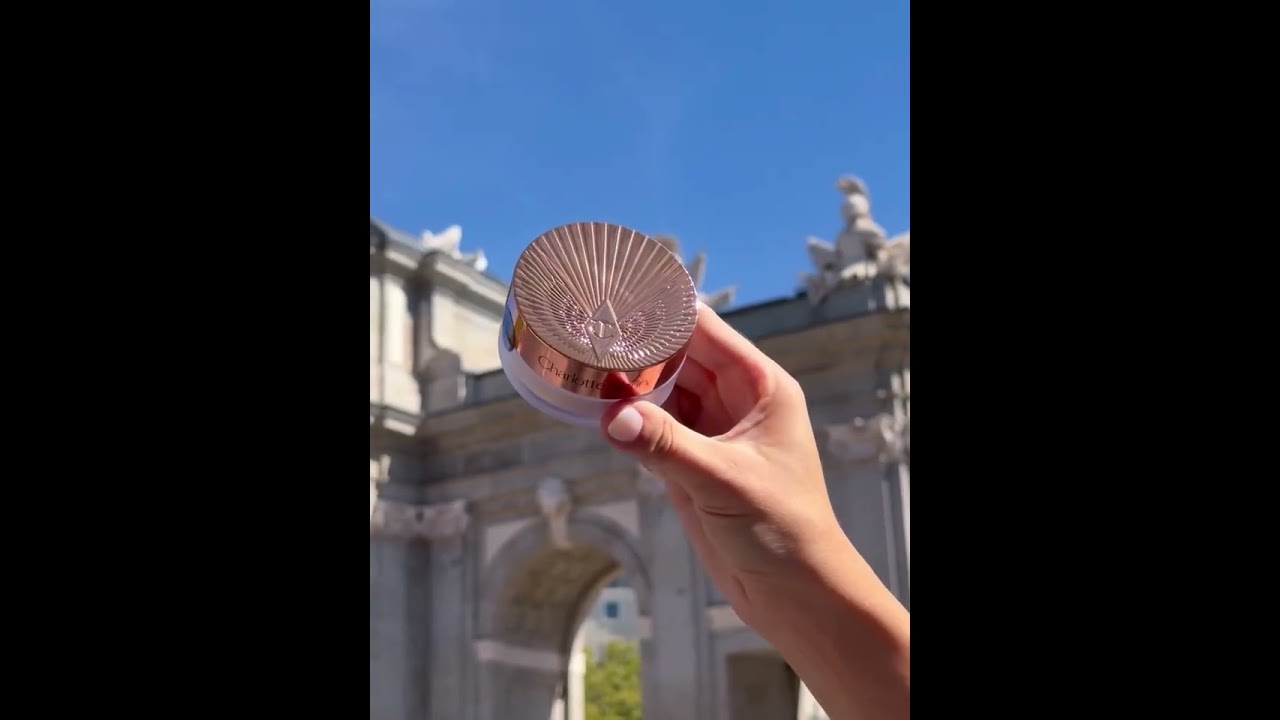 🪽✨ The Hyper-Blur Loose Powder Everyone's Talking About ✨🪽#charlottetilbury #loosepowder #shortsfeed