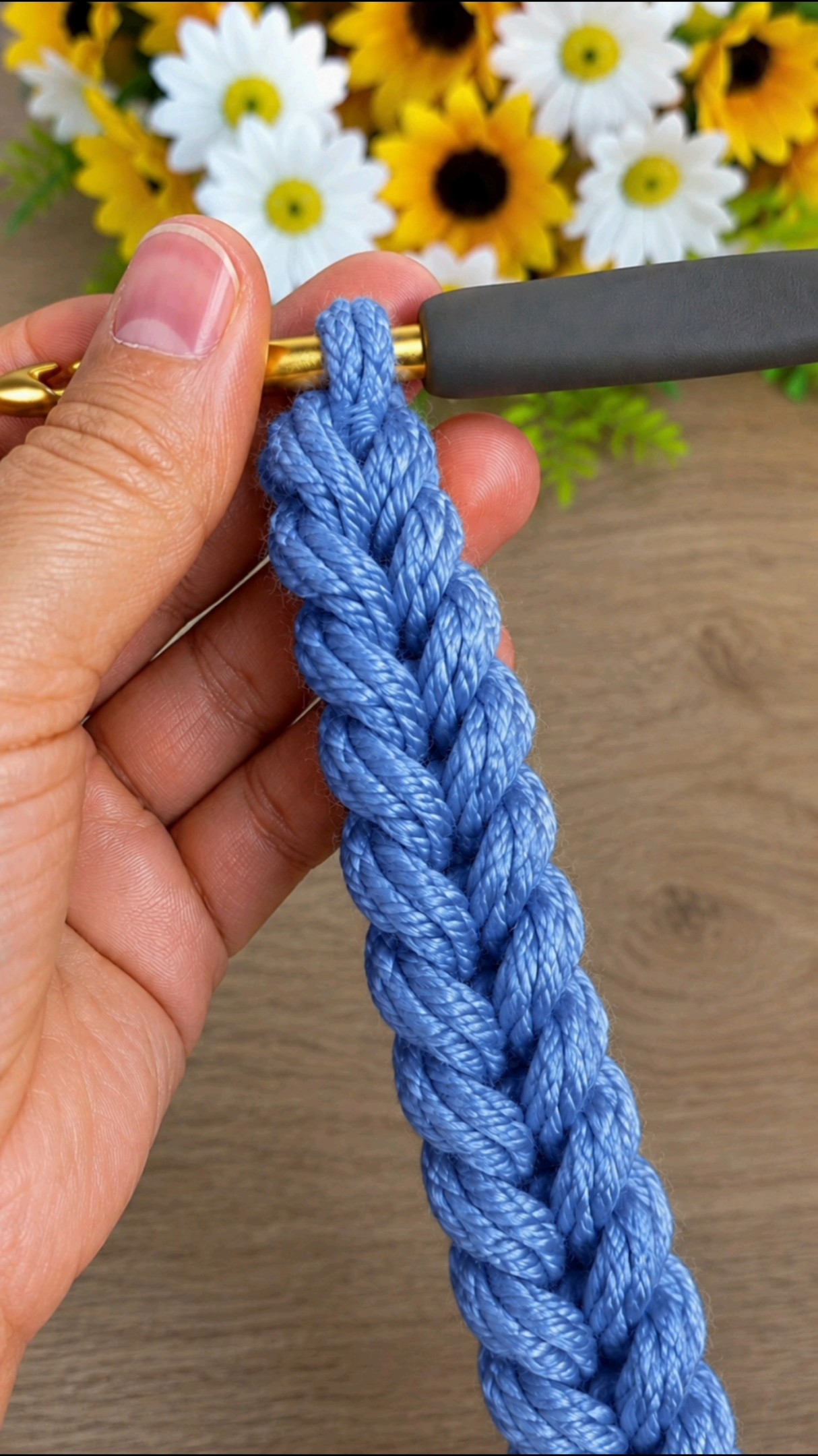YouTube ユーチューブ ストラップ Easy Crochet Bag Strap Cord Tutorial | Beautiful & Strong Crochet