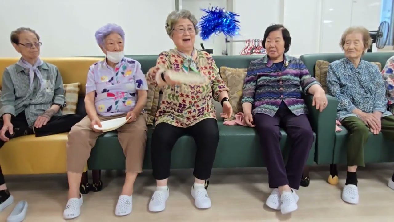 순천정담주간보호센터/8월 1일 금요일 접시제기차기 프로그램 정담주간보호센터입니다