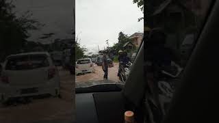 jalan menuju kota Samarinda banjir